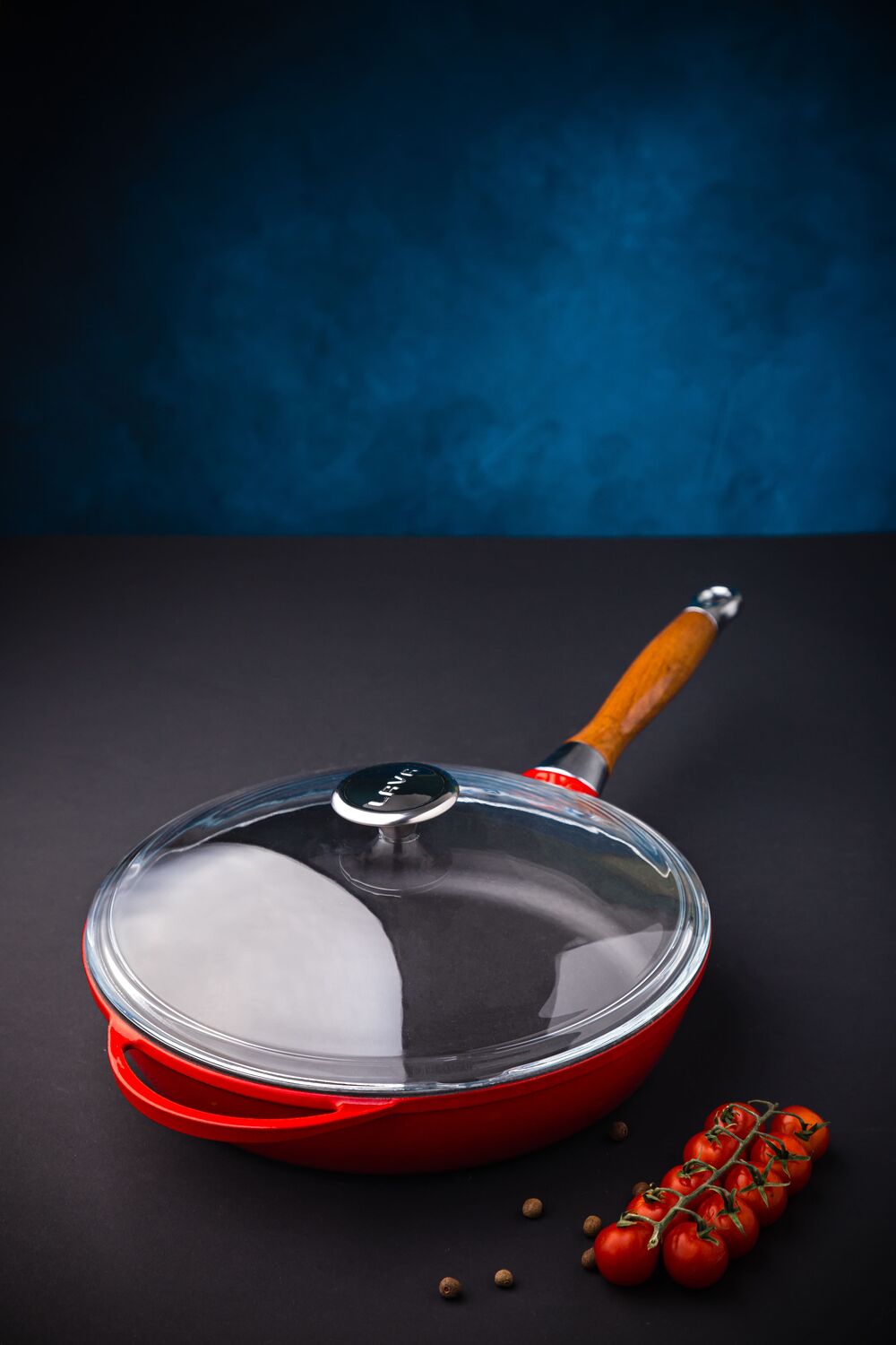 Сковорода с крышкой 28 см, 2,8 л, с деревянной ручкой, чугун, красная, Lava - фото 4