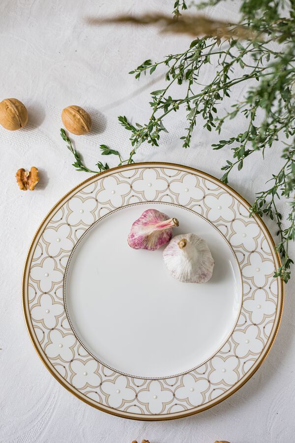 Тарелка обеденная Noritake Трефолио, золотой кант 28 см - фото 2