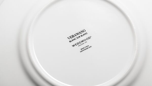 Тарелка закусочная Wedgwood Вера Ванг Белая Коллекция 20 см - фото 3
