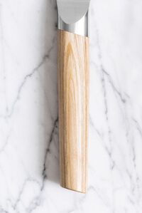 Нож поварской Сантоку KAI Магороку Композит 16,5 см, два сорта стали, ручка светлое дерево - фото 3