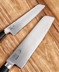 Нож поварской Сантоку KAI Камагата 18 см, кованая сталь, ручка пластик - фото 3