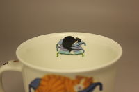 Кружка Dunoon "Невис.Кошка на голубых подушках" 480мл - фото 7